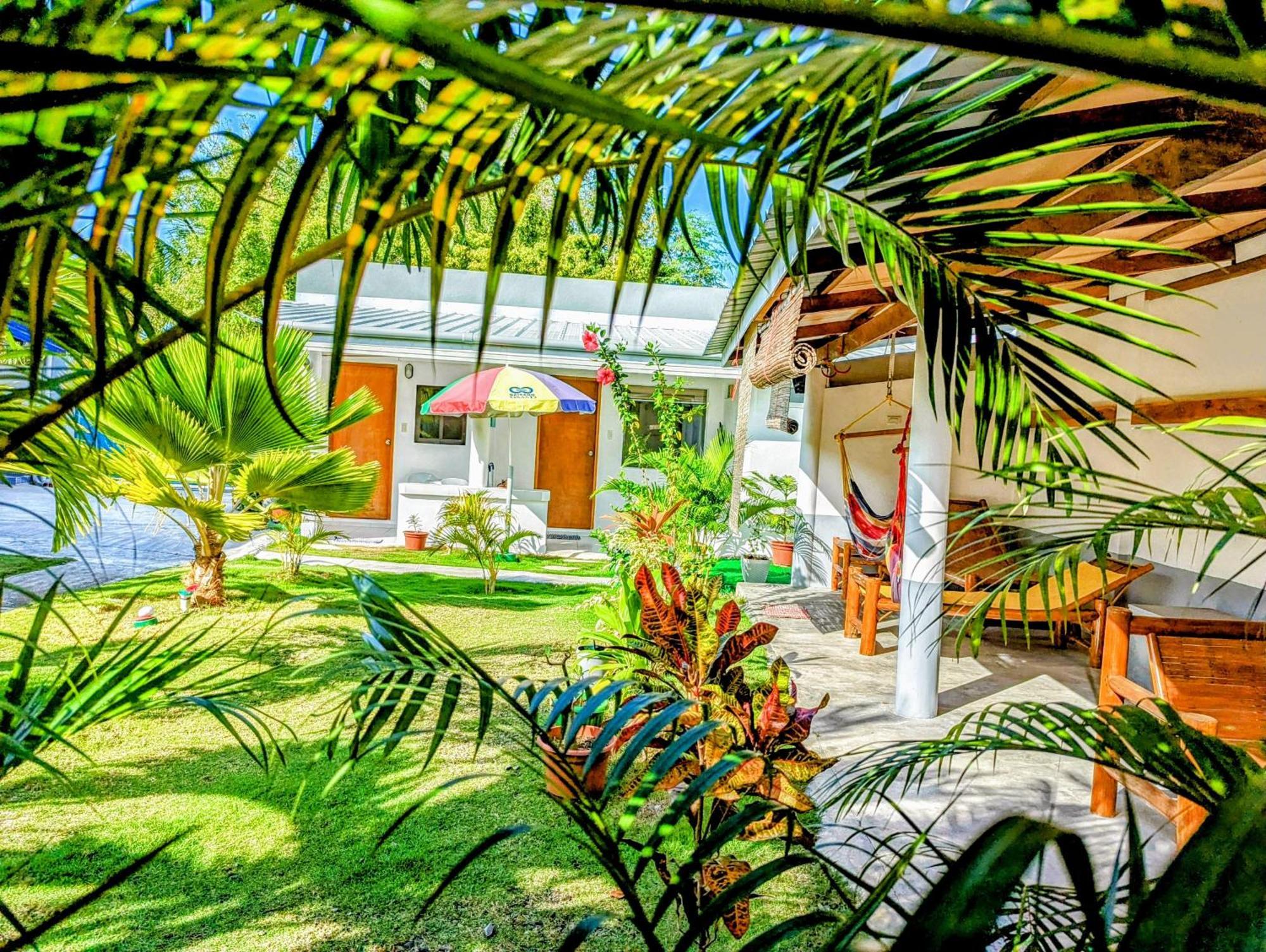 Astillo'S Guest Houses Моалбоал Экстерьер фото